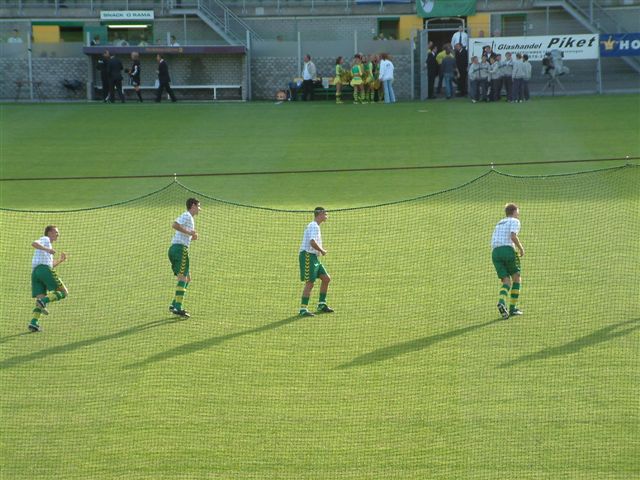 21 augustus 2004 ADO Den Haag verliest nipt van NEC