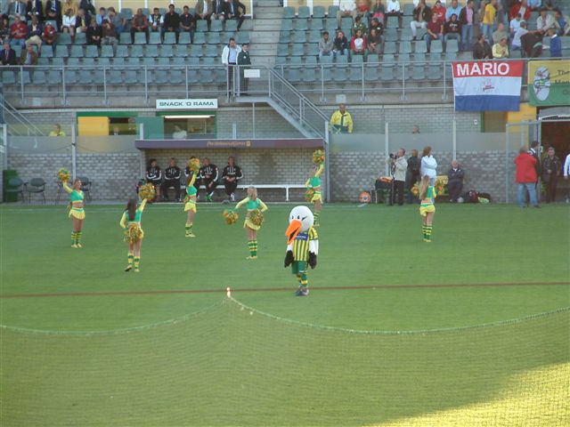 21 augustus 2004 ADO Den Haag verliest nipt van NEC