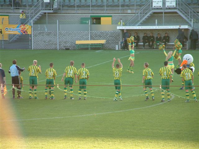 21 augustus 2004 ADO Den Haag verliest nipt van NEC