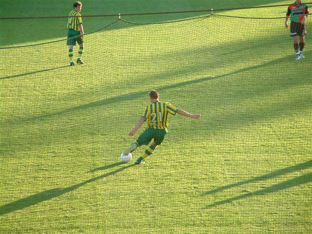 21 augustus 2004 ADO Den Haag verliest nipt van NEC