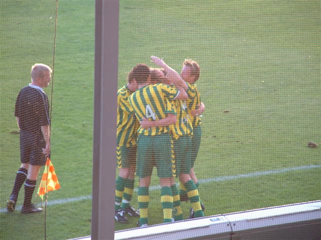 21 augustus 2004 ADO Den Haag verliest nipt van NEC