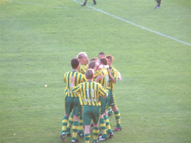 21 augustus 2004 ADO Den Haag verliest nipt van NEC