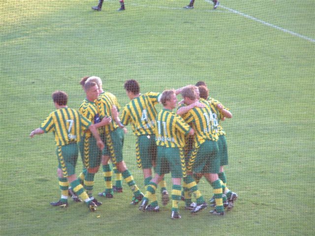 21 augustus 2004 ADO Den Haag verliest nipt van NEC