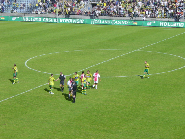 foto's ADO Den Haag  gelijk tegen AJAX 