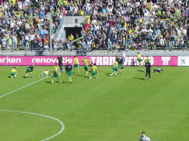 foto's ADO Den Haag  gelijk tegen AJAX 