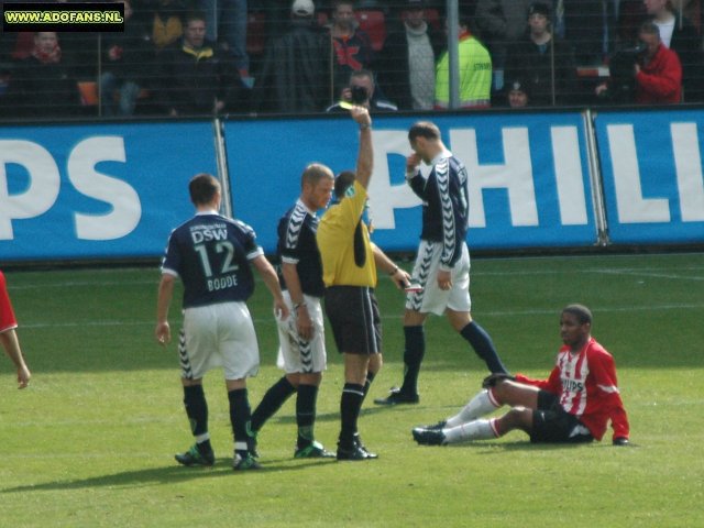 Verslag en foto`s PSV eenvoudige naar zege op tam ADO Den Haag