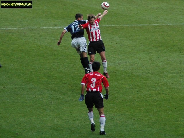 Verslag en foto`s PSV eenvoudige naar zege op tam ADO Den Haag