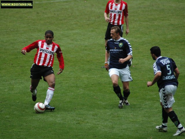 Verslag en foto`s PSV eenvoudige naar zege op tam ADO Den Haag