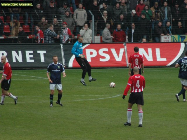 Verslag en foto`s PSV eenvoudige naar zege op tam ADO Den Haag