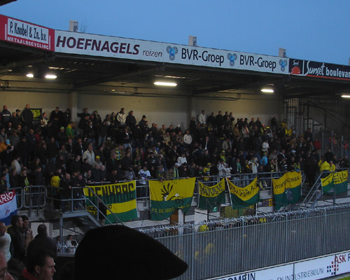 ADO Den Haag stuntelt in Roosendaal 16 april 2005