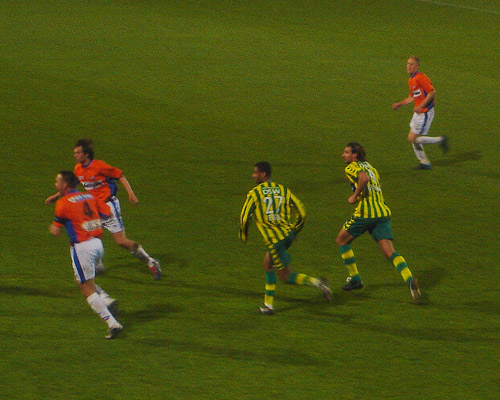 ADO Den Haag stuntelt in Roosendaal 16 april 2005