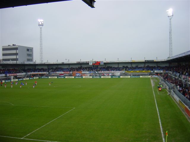 ADO Den Haag stuntelt in Roosendaal 16 april 2005