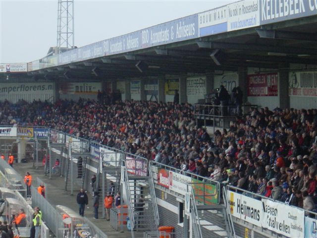 ADO Den Haag stuntelt in Roosendaal 16 april 2005