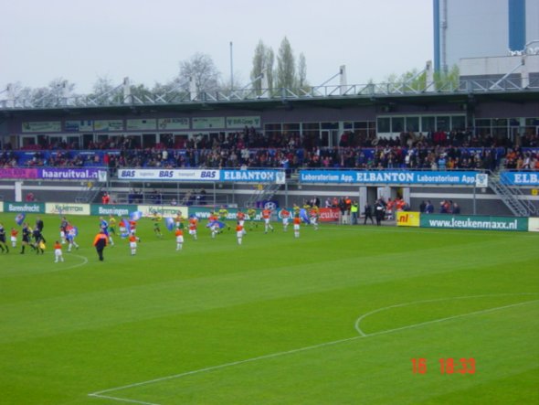 ADO Den Haag stuntelt in Roosendaal 16 april 2005