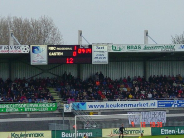 ADO Den Haag stuntelt in Roosendaal 16 april 2005