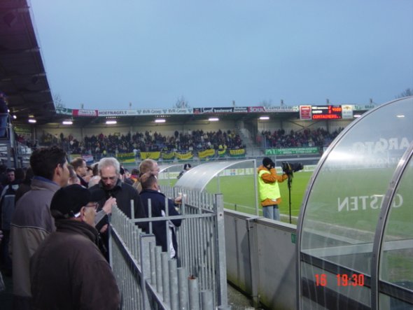 ADO Den Haag stuntelt in Roosendaal 16 april 2005