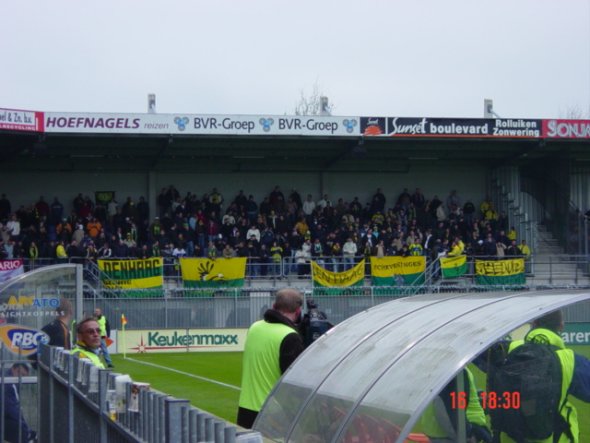 ADO Den Haag stuntelt in Roosendaal 16 april 2005