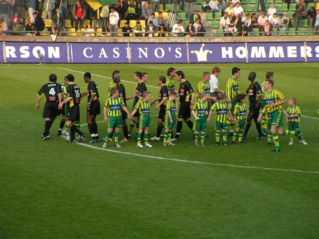 ADO Den Haag maakt het zichzelf moeilijk tegen Roda JC