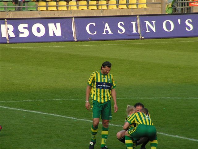 ADO Den Haag maakt het zichzelf moeilijk tegen Roda JC