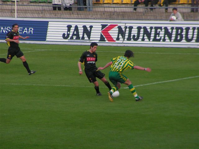 ADO Den Haag maakt het zichzelf moeilijk tegen Roda JC