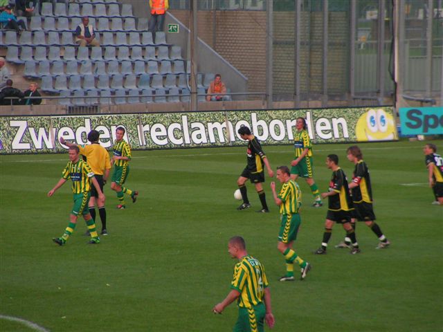 ADO Den Haag maakt het zichzelf moeilijk tegen Roda JC