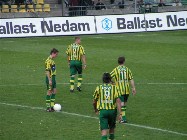 ADO Den Haag maakt het zichzelf moeilijk tegen Roda JC