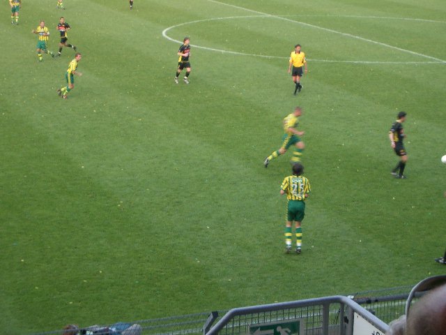 ADO Den Haag maakt het zichzelf moeilijk tegen Roda JC