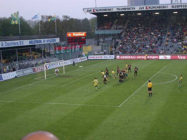 ADO Den Haag maakt het zichzelf moeilijk tegen Roda JC