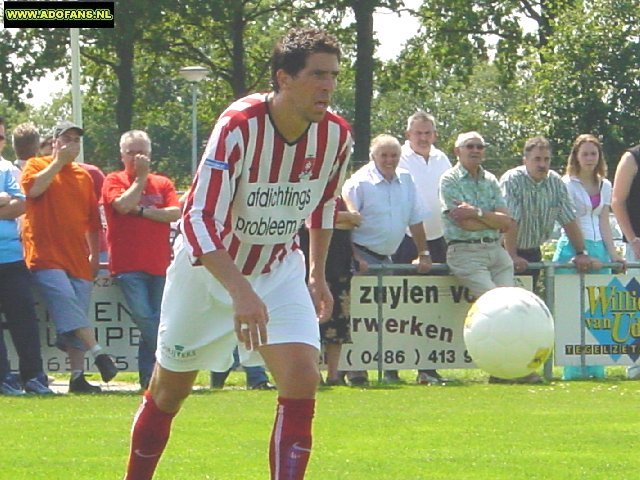 17 juli 2004 oefenwedstrijd Top Oss ADO Den Haag