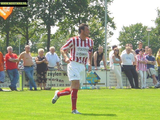 17 juli 2004 oefenwedstrijd Top Oss ADO Den Haag