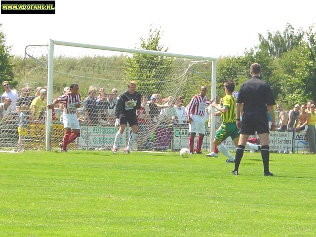 17 juli 2004 oefenwedstrijd Top Oss ADO Den Haag