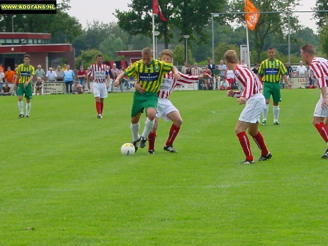 17 juli 2004 oefenwedstrijd Top Oss ADO Den Haag