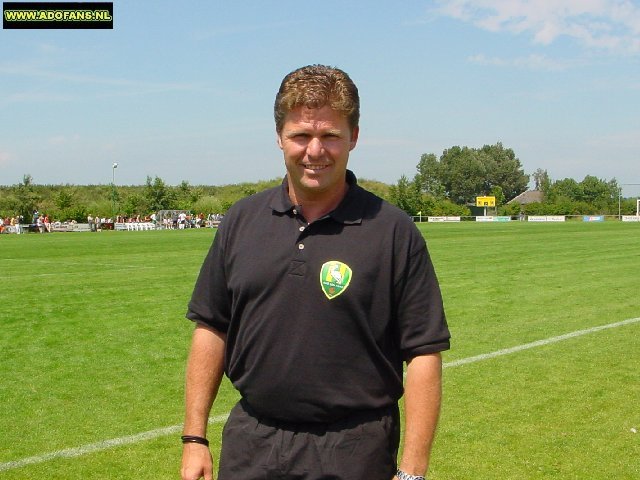 17 juli 2004 oefenwedstrijd Top Oss ADO Den Haag