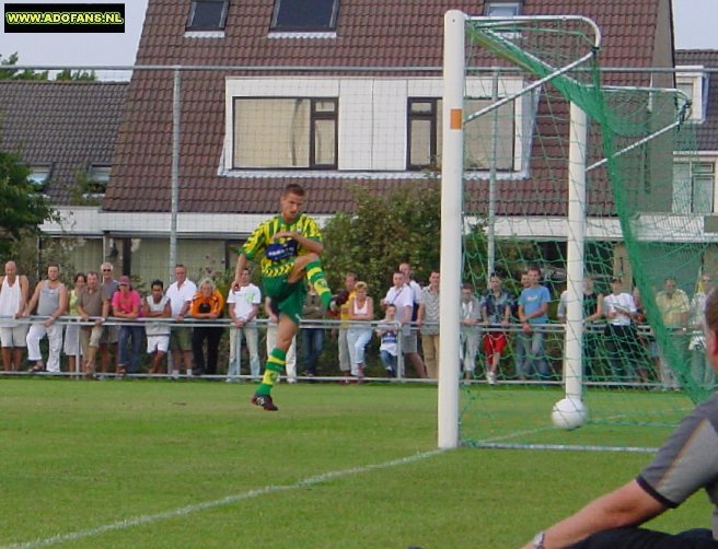 3 augustus 2004  Westlands XI-tal ADO Den Haag