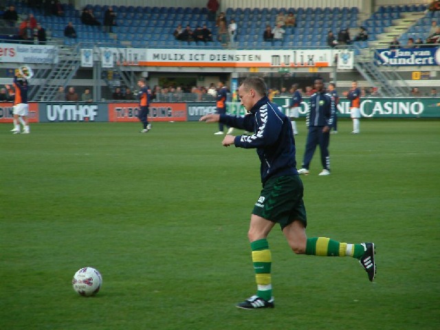 Verslag en foto`s ADO Den Haag met moeite langs RBC Roosendaal