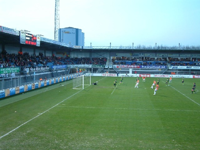 Verslag en foto`s ADO Den Haag met moeite langs RBC Roosendaal