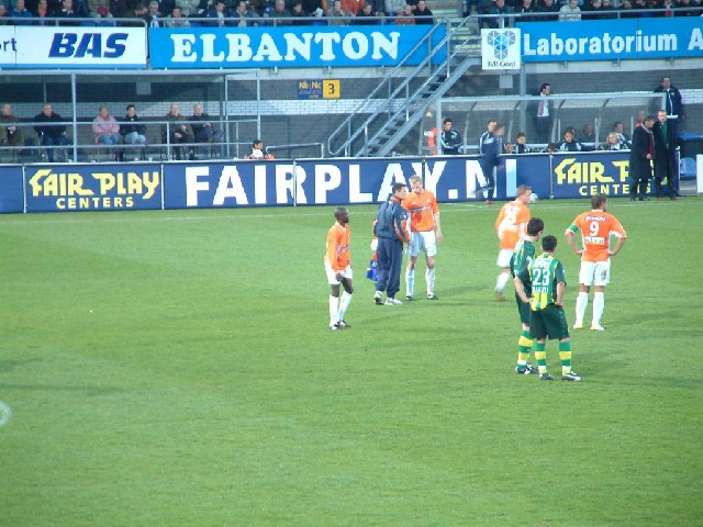 Verslag en foto`s ADO Den Haag met moeite langs RBC Roosendaal