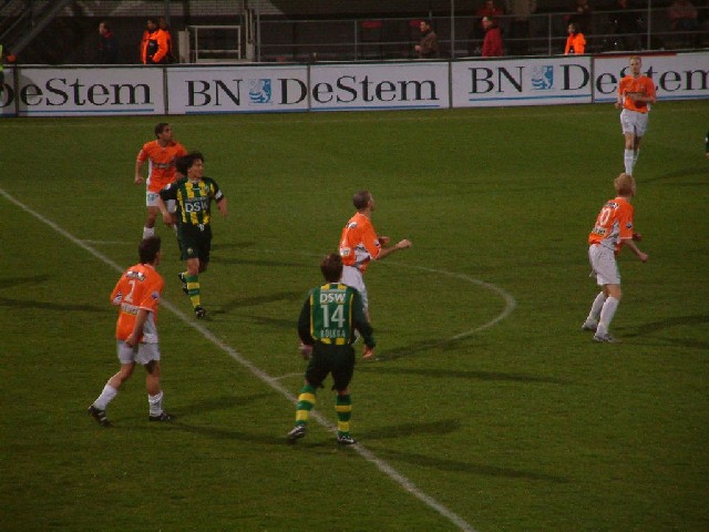 Verslag en foto`s ADO Den Haag met moeite langs RBC Roosendaal