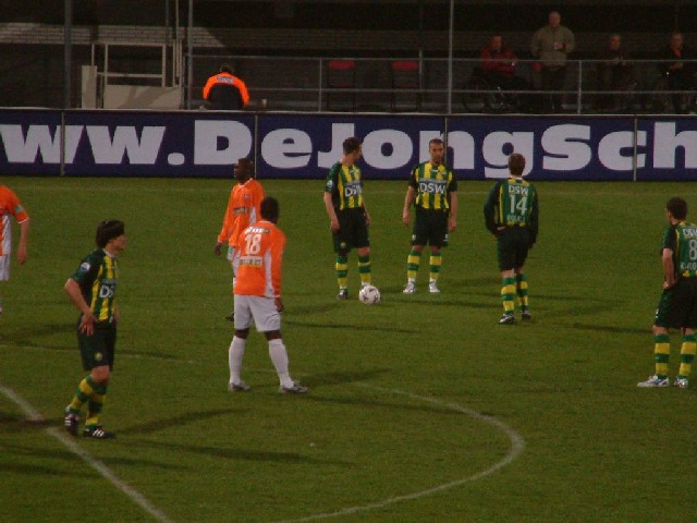 Verslag en foto`s ADO Den Haag met moeite langs RBC Roosendaal