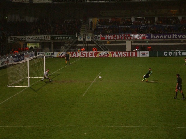 Verslag en foto`s ADO Den Haag met moeite langs RBC Roosendaal