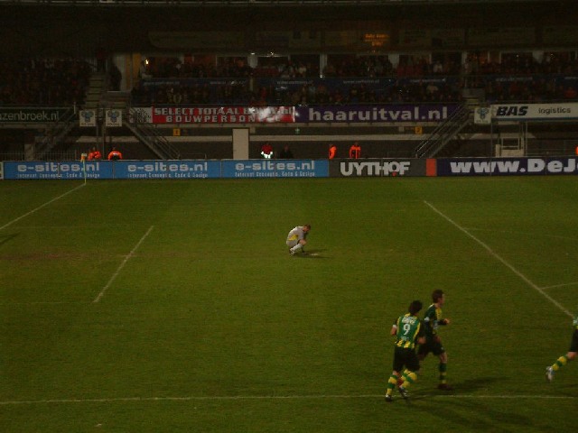 Verslag en foto`s ADO Den Haag met moeite langs RBC Roosendaal