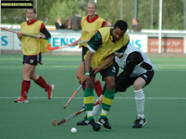 Voetbal/hockey wedstrijd HCKZ -ADO Den Haag 1-3