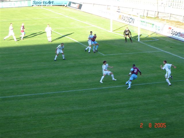 Oefenwedstriijd ado den haag Westham United