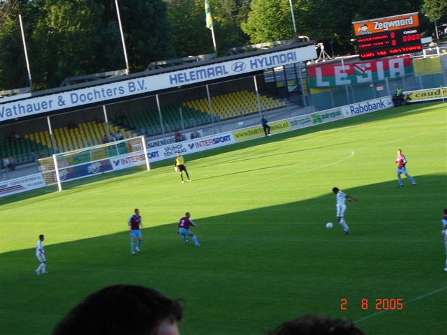 Oefenwedstriijd ado den haag Westham United