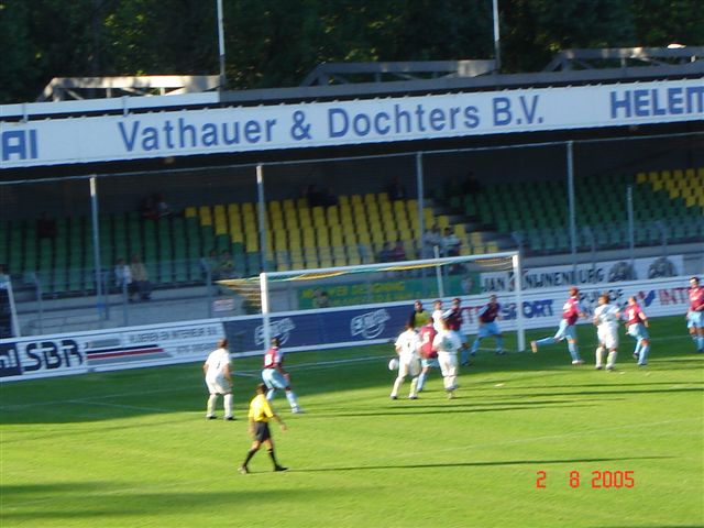 Oefenwedstriijd ado den haag Westham United