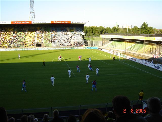 Oefenwedstriijd ado den haag Westham United