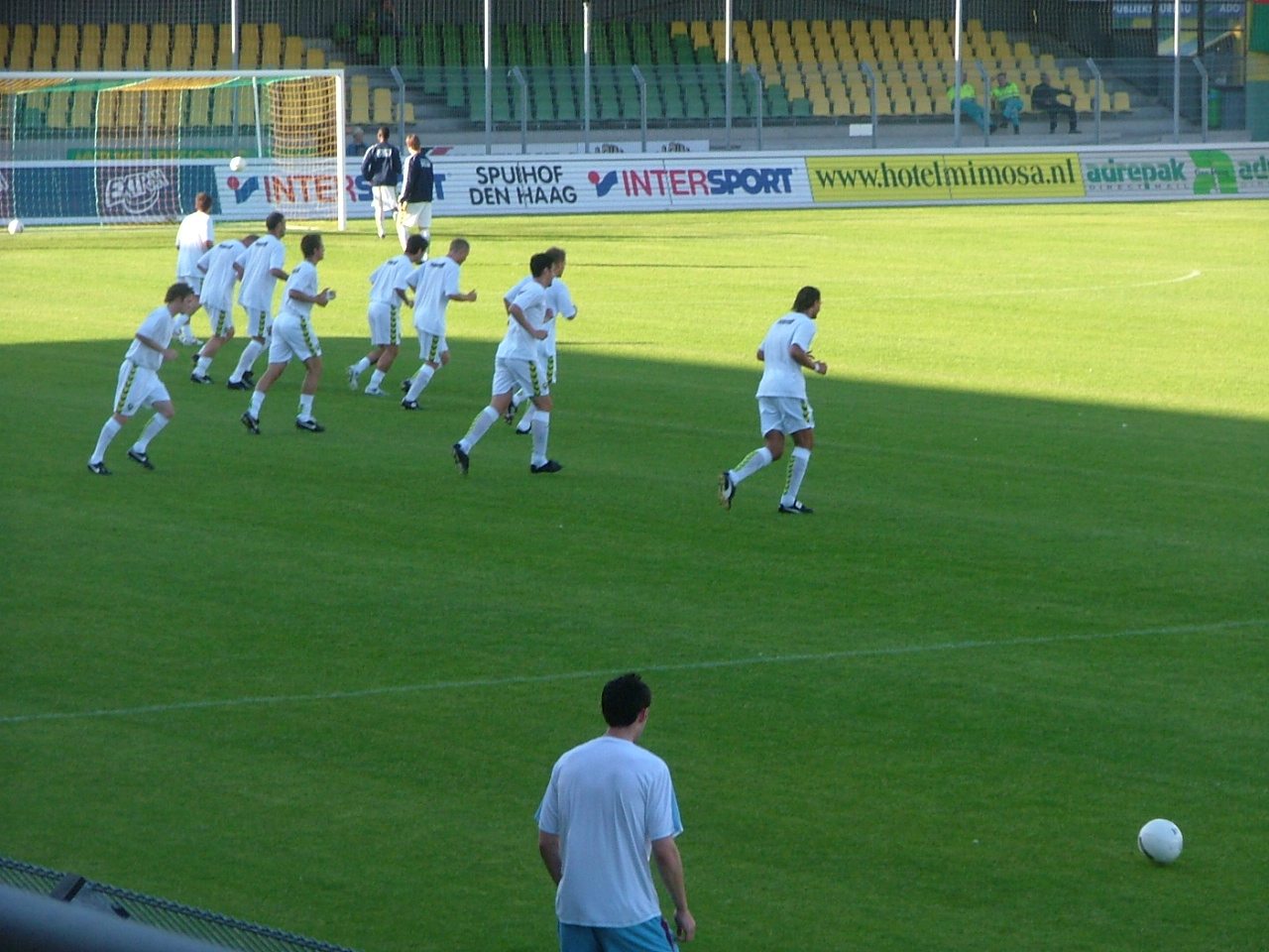 Oefenwedstriijd ado den haag Westham United