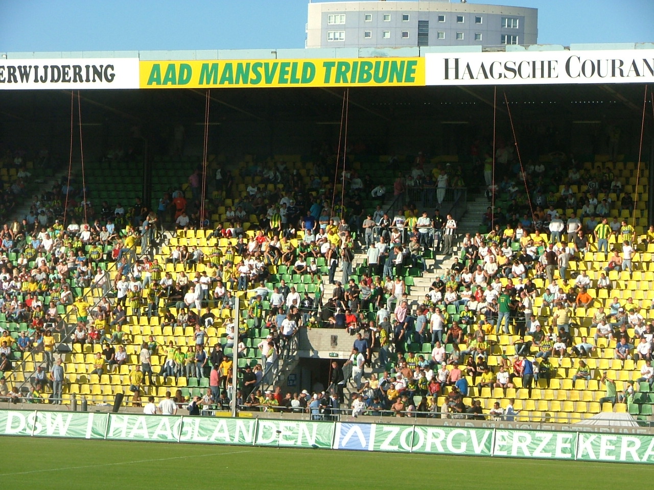 Oefenwedstriijd ado den haag Westham United