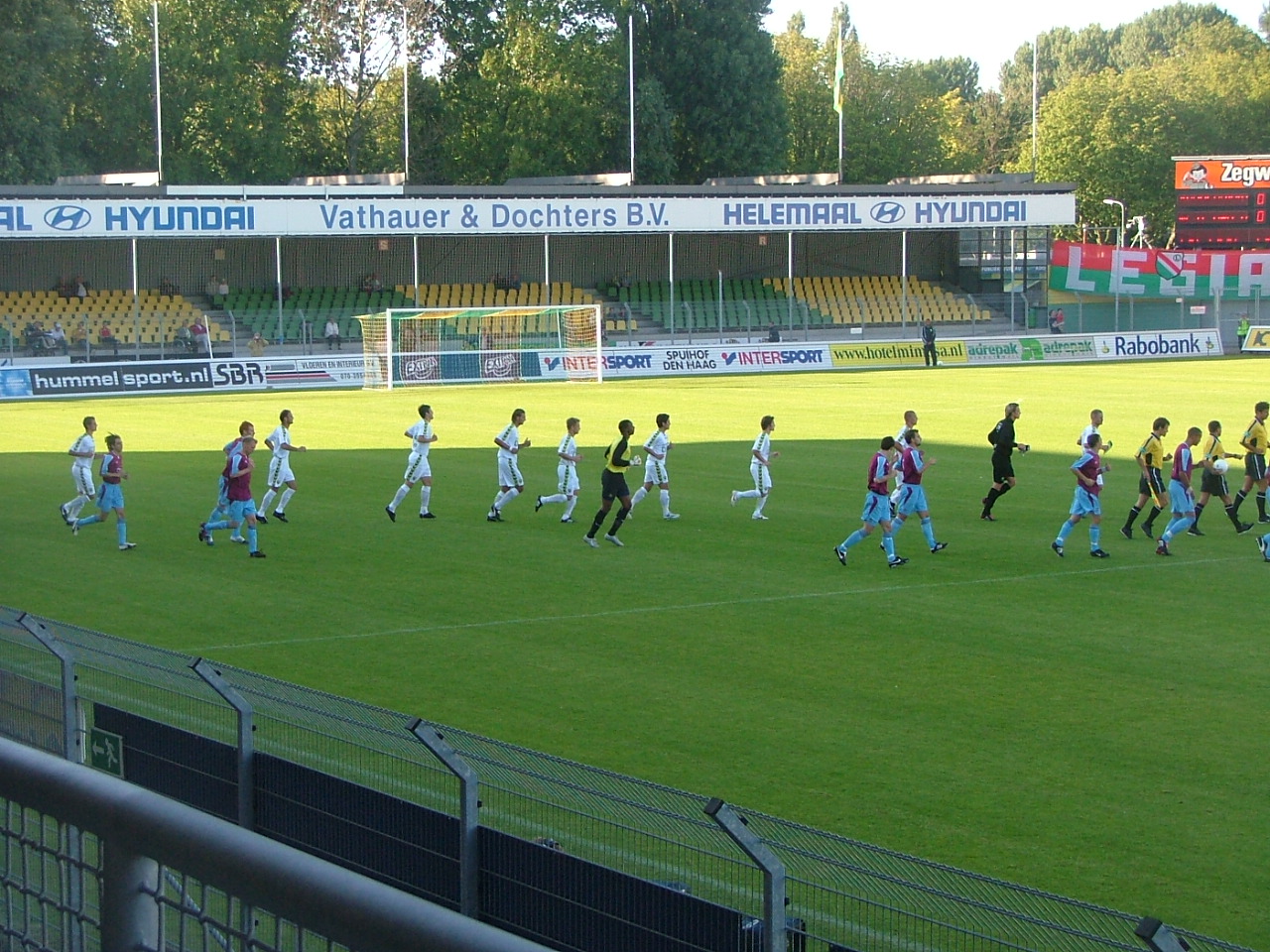 Oefenwedstriijd ado den haag Westham United