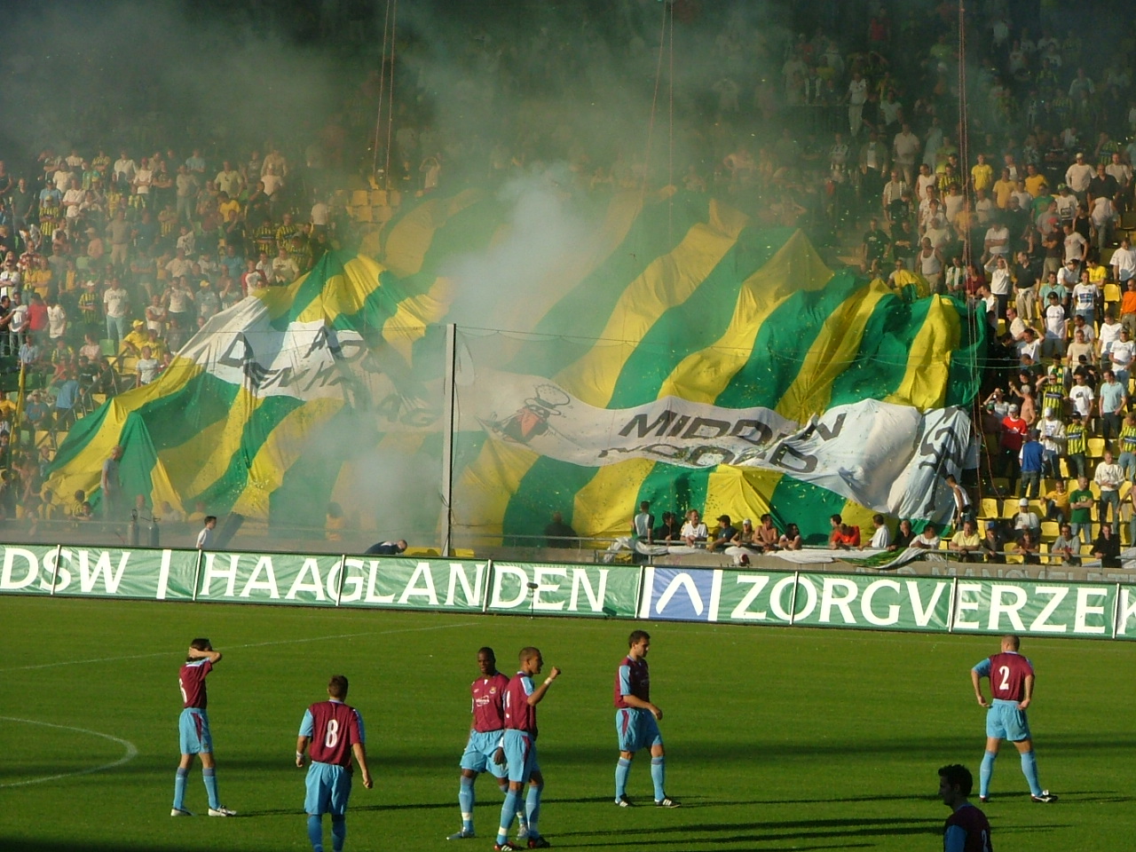 Oefenwedstriijd ado den haag Westham United